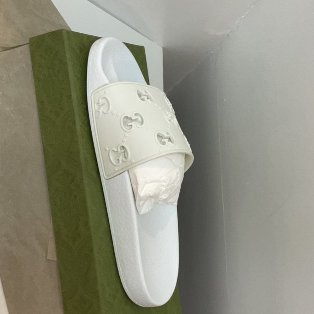 Gucci White Minimalist Sandals